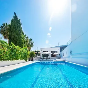 hostal-tarba-sant-antoni-de-portmany-ibiza.ibizaislandhotels.net/