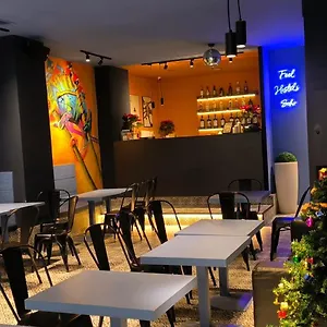 feel-hostels-soho-malaga.hotelsinnerja.org/